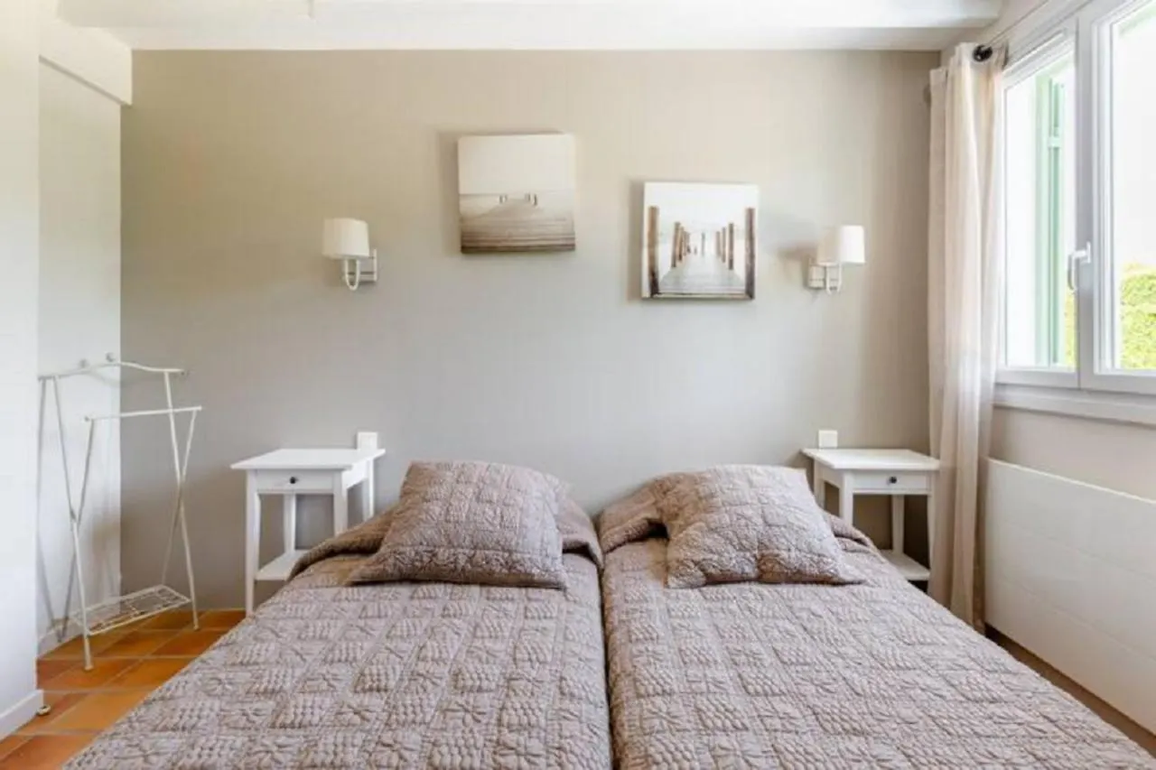 Appartement La Bastide de l Etang à LʼIsle-sur-la-Sorgue 0*,